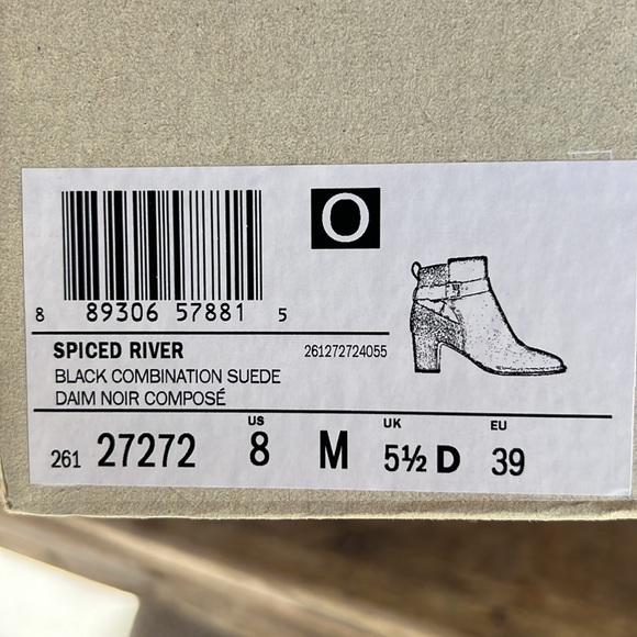 Clarks suede, leather and flannel zip-up booties. - Picture 10 of 10